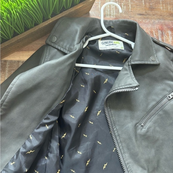 Genuine Kids from OshKosh Toddler Boys Moto Jacket Asymmetrical Zip – Black 5T - Picture 10 of 10